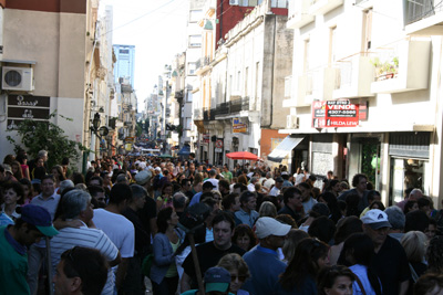 38 The crowd at San Telmo for the Sunday markets IMG_9223.jpg